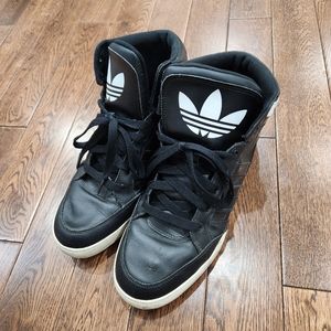 Adidas Originals midtops